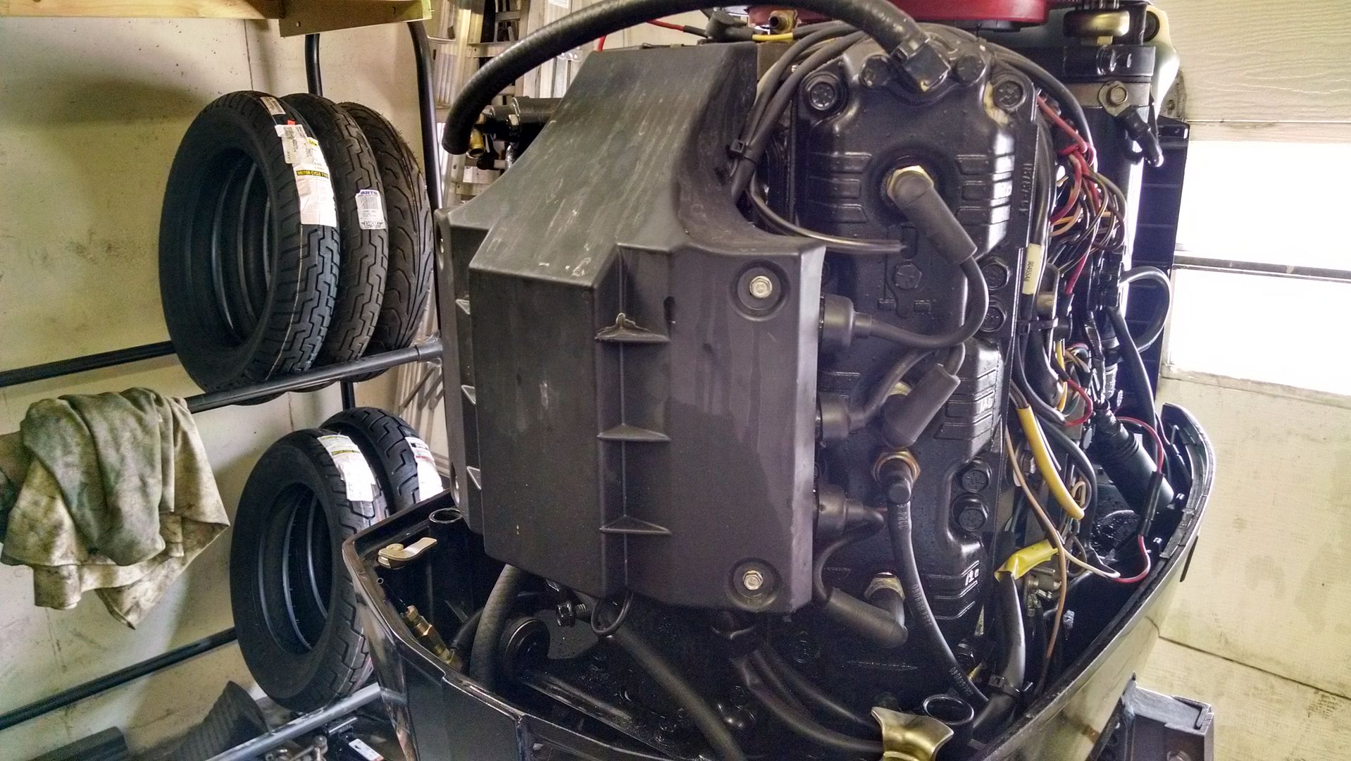 Mercury 2.0 V6 135 HP Fresh Water. Low Compression in one hole